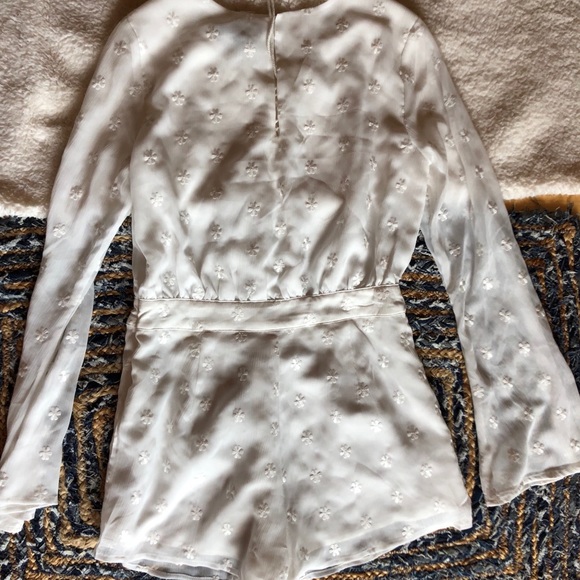 White forever 21 embroidered romper - Picture 3 of 4